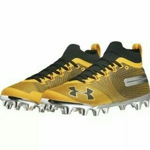New under armour football cleats SZ 9